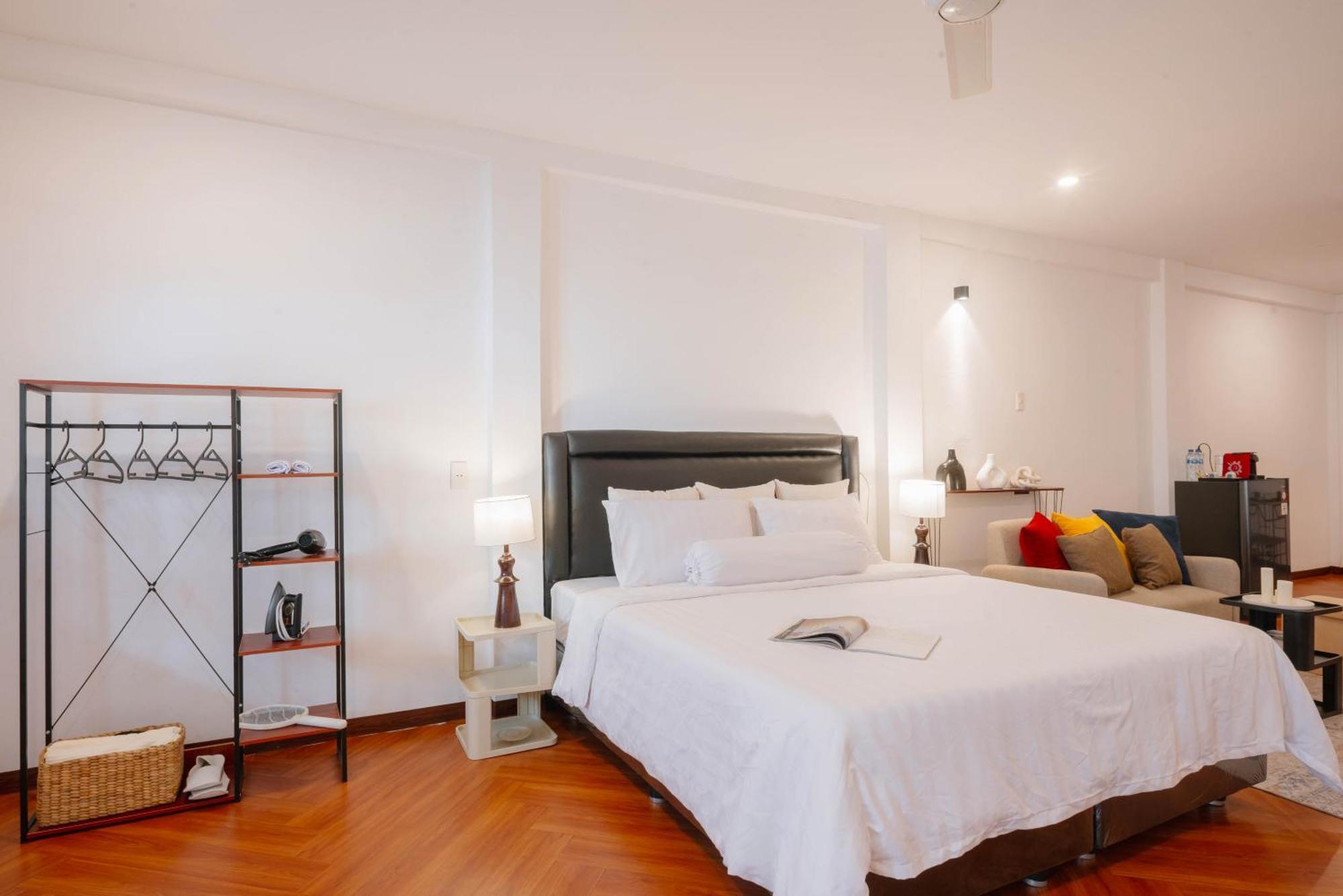 Cbd Studio3 Next To Sun Plaza Real Center! Apartment